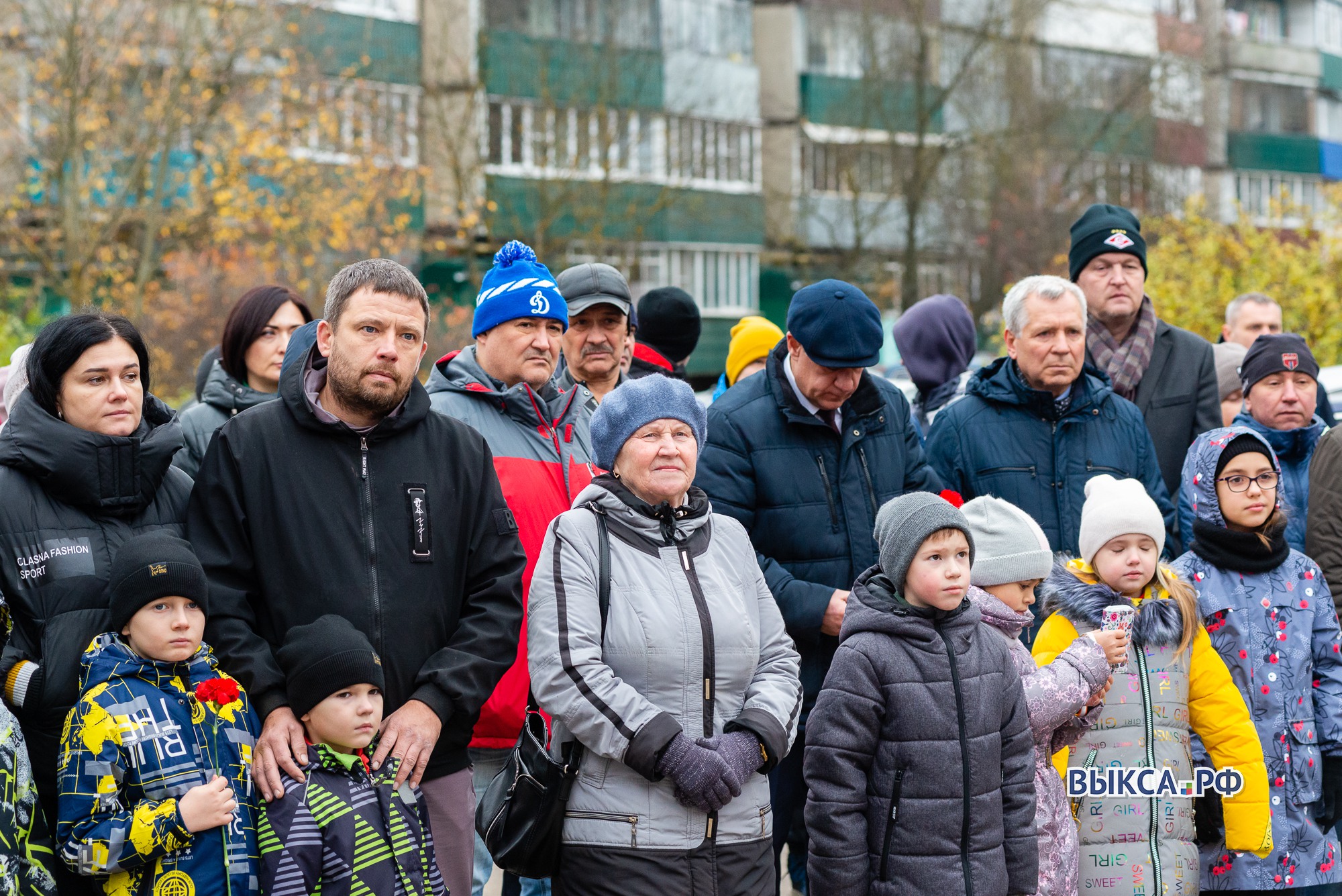 Вам есть на кого равняться»: мемориальную доску Николаю Мингулову открыли в  Выксе ?